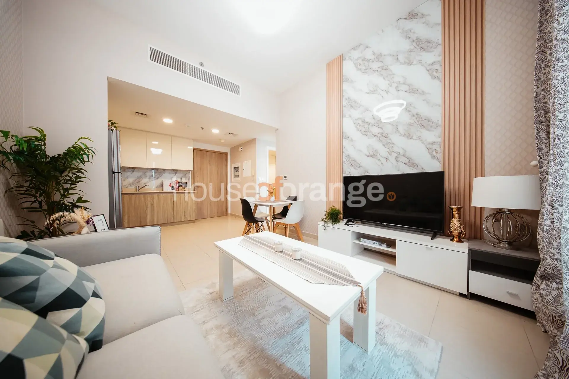 Town Square - UNA Apartments - 1BR - Apartment, photo 4